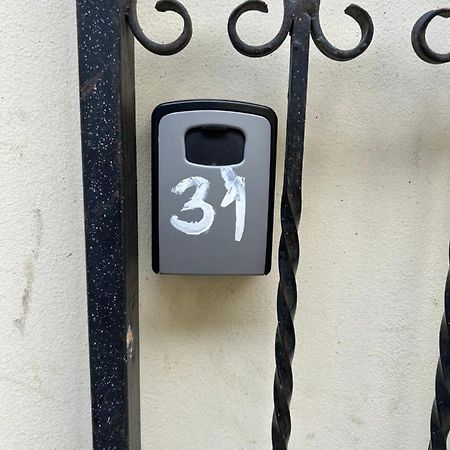 Bada Bing Plaza Apartment Bratislava Exterior photo