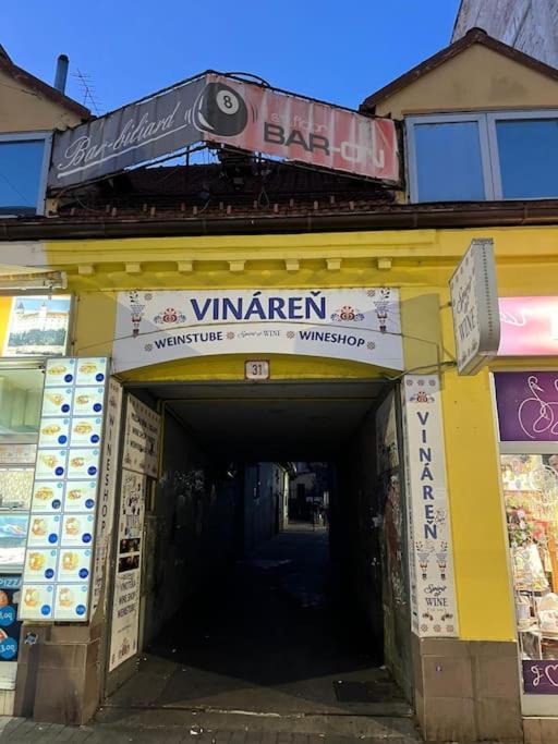Bada Bing Plaza Apartment Bratislava Exterior photo