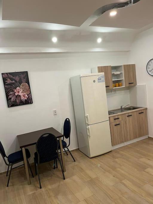 Bada Bing Plaza Apartment Bratislava Exterior photo